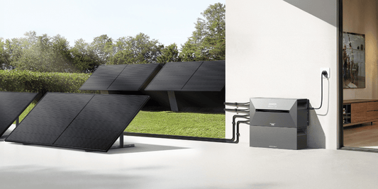 Terrasse mit Solarbank 2 Speicher und vier Solarmodulen