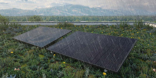 PV-Anlage bei Regen auf Flachdach