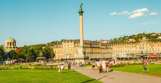 Belebte Königstraße in Stuttgart