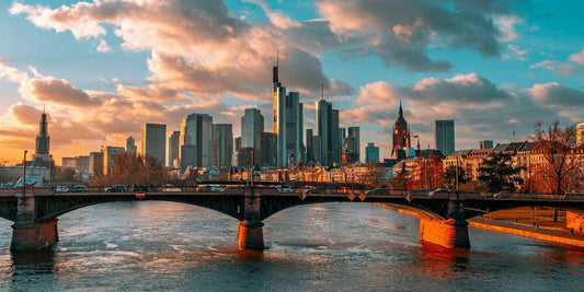 Skyline Frankfurt am Main Abenddämmerung